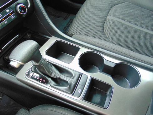 Used 2020 Kia Optima LX image 18