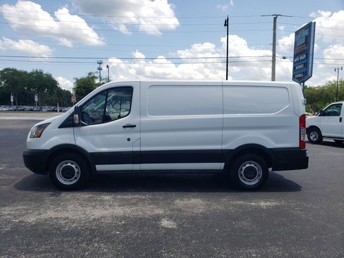 Used 2019 Ford Transit 150 130 Low Roof RWD image 2