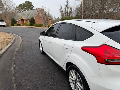 Used 2015 Ford Focus SE image 19
