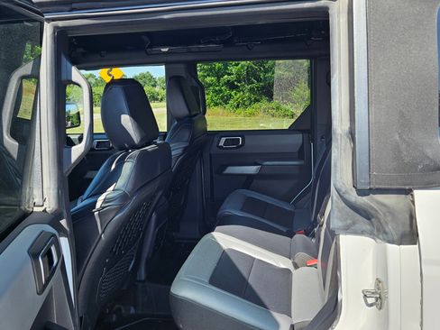 Used 2022 Ford Bronco image 12