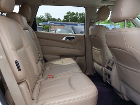 Used 2019 Nissan Pathfinder SL image 15