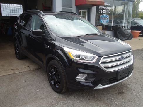 Used 2019 Ford Escape SEL image 3