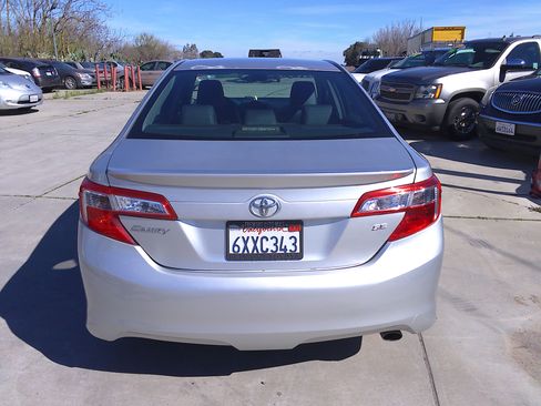 Used 2012 Toyota Camry SE image 6