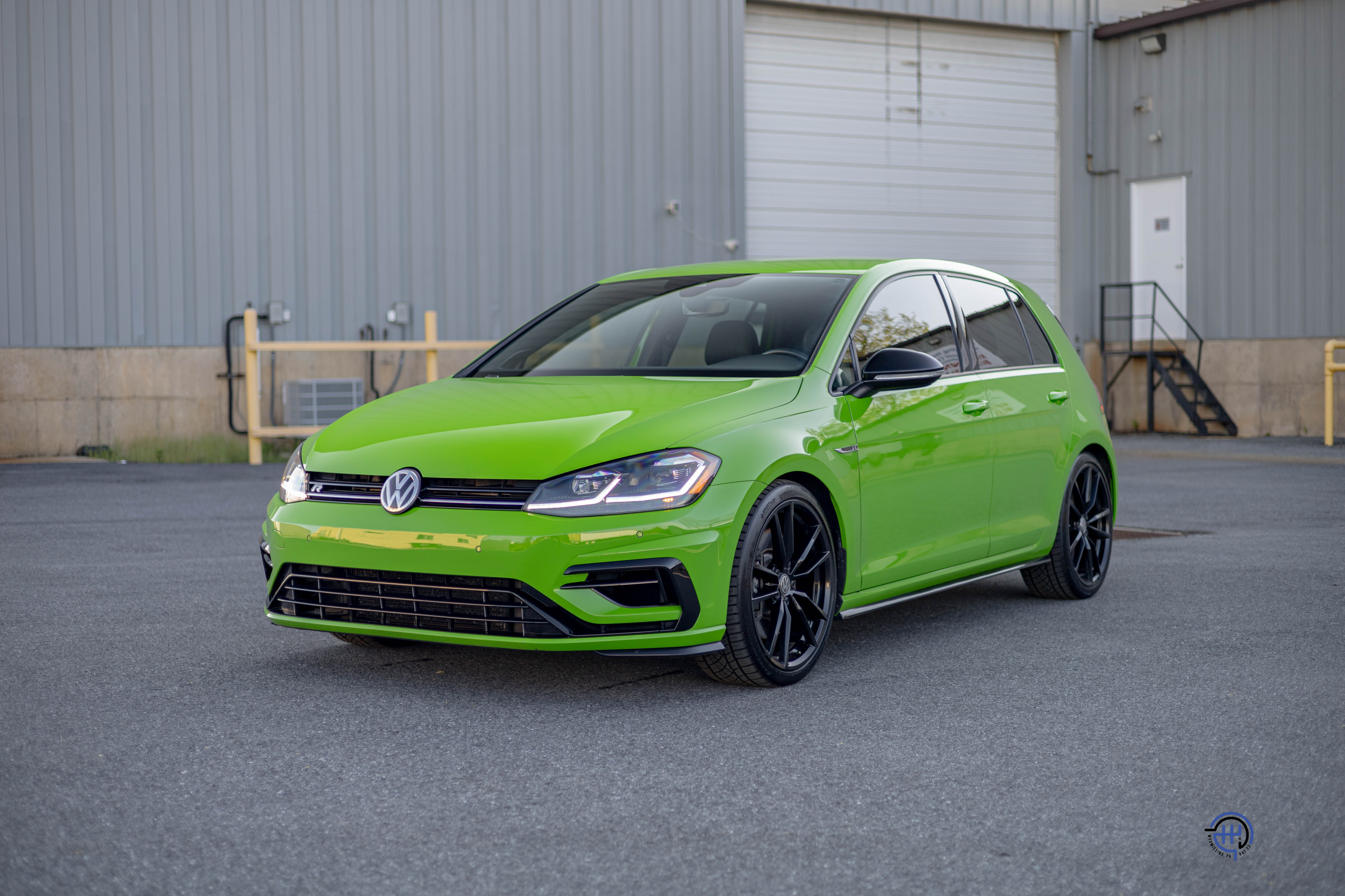 Used 2019 Volkswagen Golf R AWD/4WD image 2