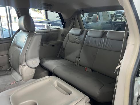 Used 2005 Toyota Sienna XLE image 13