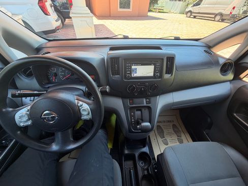Used 2017 Nissan NV200 SV image 10