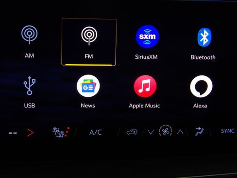 Used 2025 Chevrolet Suburban Z71 image 3