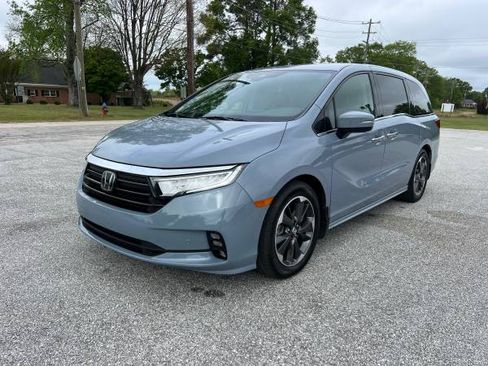 Used 2023 Honda Odyssey Elite image 3