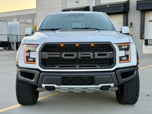 Used 2019 Ford F150 Raptor image 2