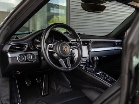 Certified 2017 Porsche 911 Targa 4S AWD/4WD image 4