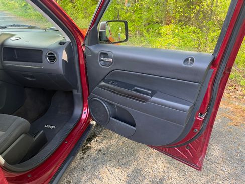 Used 2016 Jeep Patriot Sport image 49