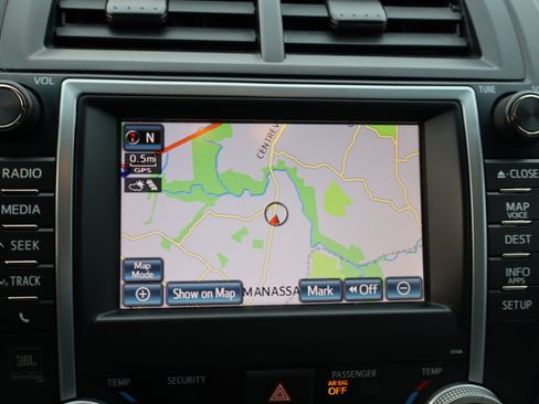 Used 2012 Toyota Camry XLE image 26