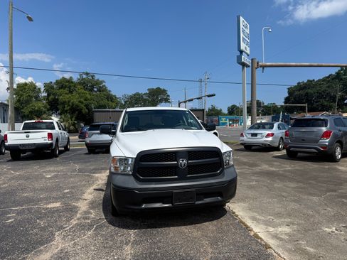 Used 2018 RAM 1500 2WD Crew Cab ST image 2