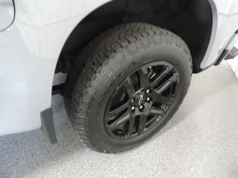 Used 2024 Chevrolet Silverado 1500 RST AWD/4WD image 16