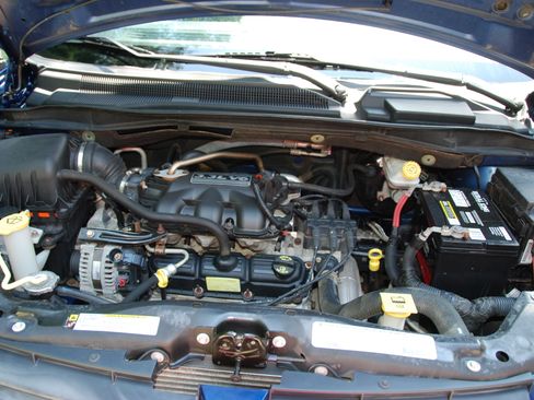 Used 2010 Dodge Grand Caravan SE FWD image 11