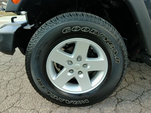 Used 2017 Jeep Wrangler Unlimited Sport S image 18