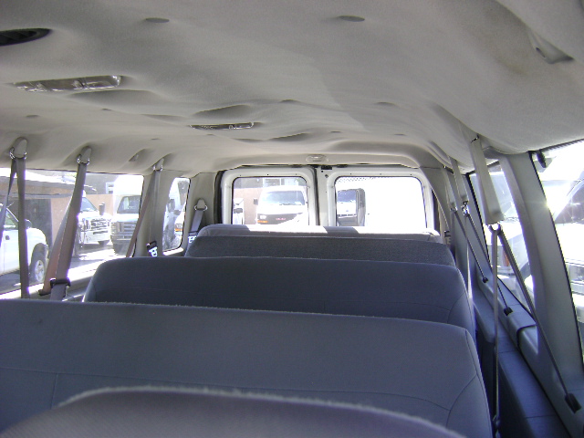 Used 2007 Ford E-350 and Econoline 350 Extended Wagon Super Duty RWD image 12