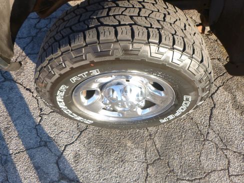 Used 2003 Dodge Ram 2500 Truck SLT image 11