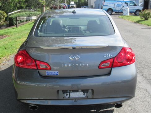 Used 2011 INFINITI G25 image 8