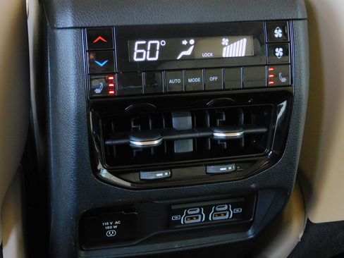 Used 2022 Jeep Grand Cherokee L 2WD Limited image 23
