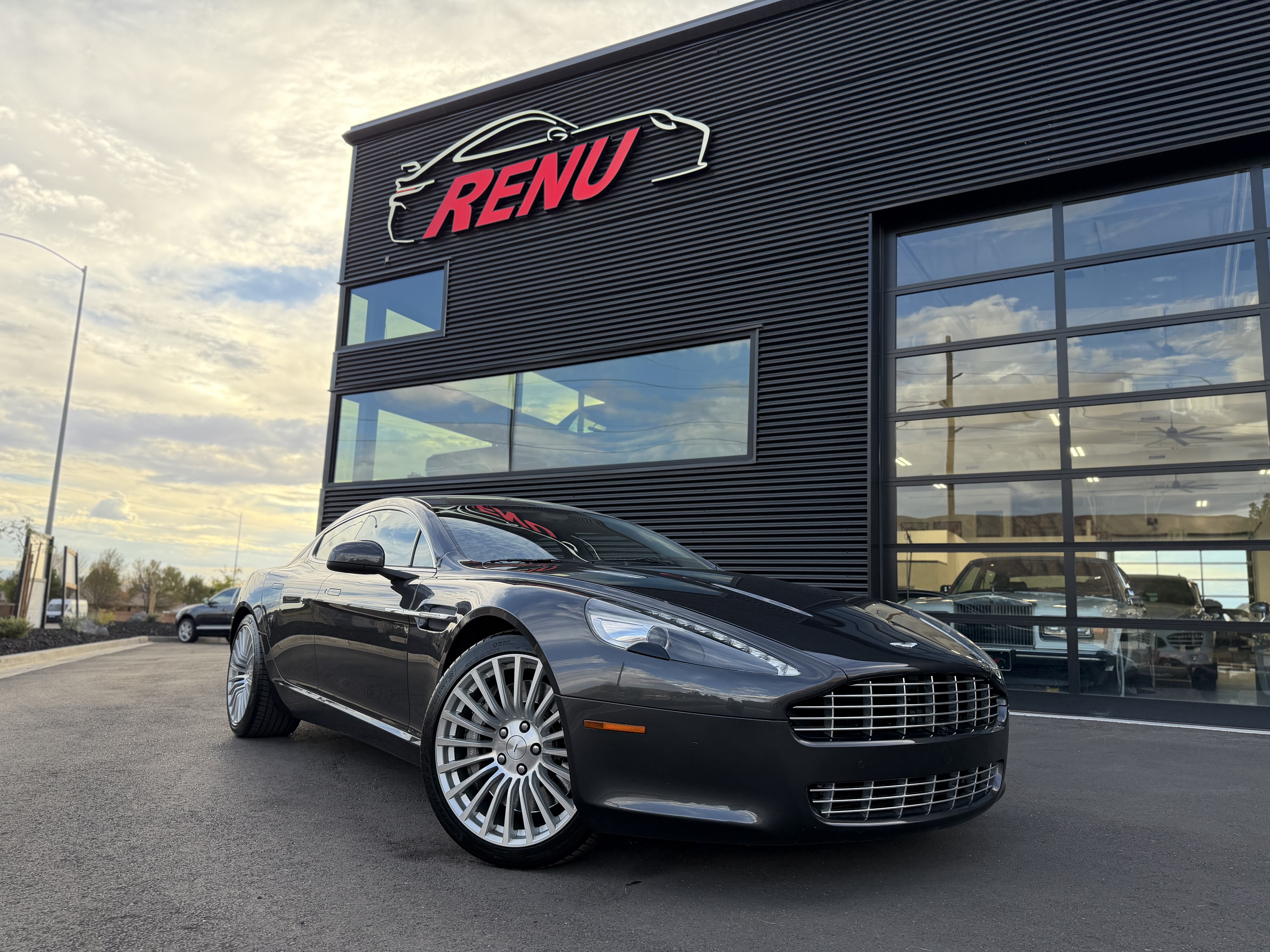 Used 2011 Aston Martin Rapide RWD image 1