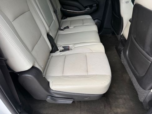 Used 2015 Chevrolet Suburban LS RWD image 62