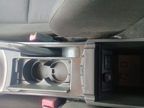 Used 2011 MAZDA MAZDA3 i Sport image 17