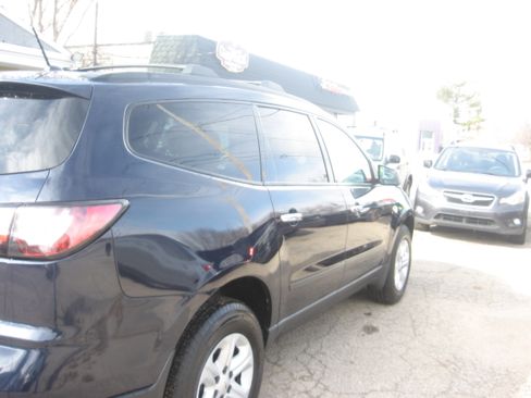 Used 2015 Chevrolet Traverse LS image 4