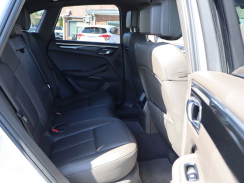 Used 2015 Porsche Macan S image 15