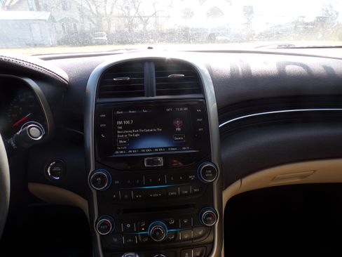 Used 2015 Chevrolet Malibu LTZ image 8