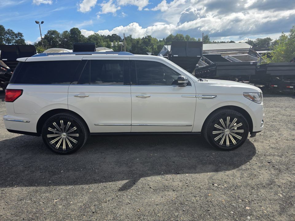 Used 2019 Lincoln Navigator 4WD Reserve image 4
