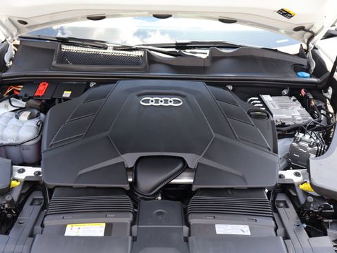 Used 2023 Audi Q8 Premium Plus image 41