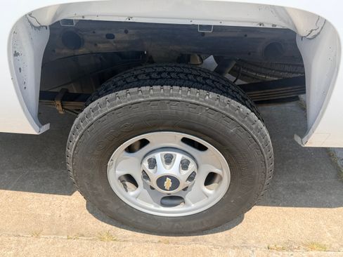 Used 2013 Chevrolet Silverado 2500 2WD Extended Cab image 28
