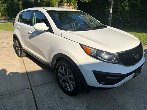 Used 2016 Kia Sportage FWD LX image 4