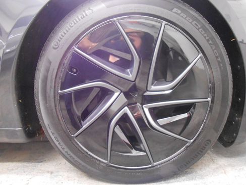 Used 2026 Tesla Model S image 10