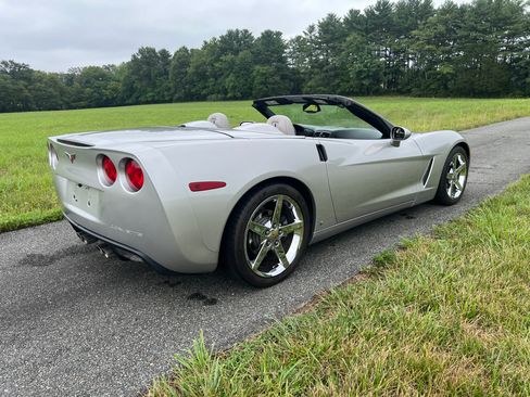 Used 2008 Chevrolet Corvette Convertible RWD image 4