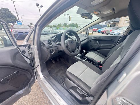 Used 2015 Ford Fiesta S Hatchback FWD image 17