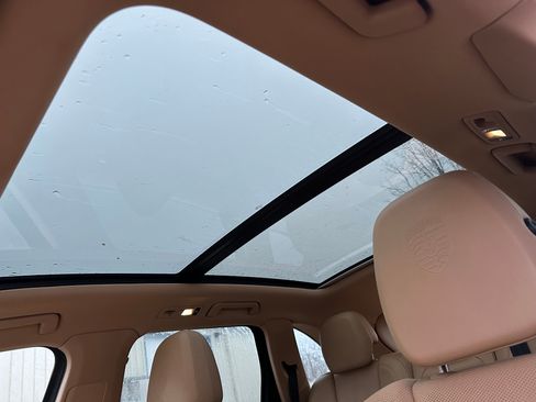 Used 2016 Porsche Cayenne image 21