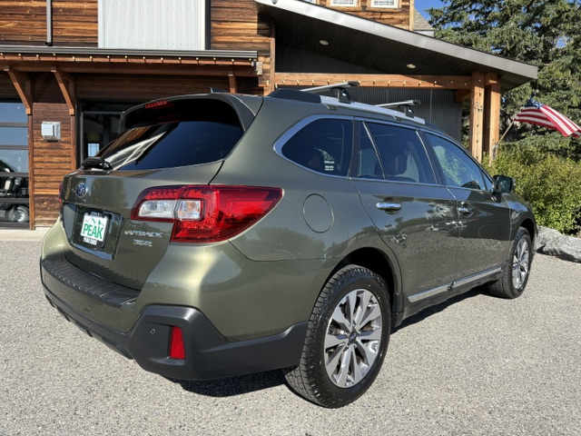 Used 2018 Subaru Outback 3.6R Touring AWD/4WD image 5