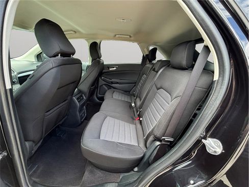 Used 2020 Ford Edge SE image 34