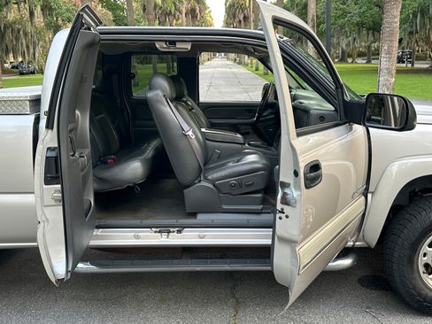 Used 2005 Chevrolet Silverado 2500 4x4 Extended Cab image 37