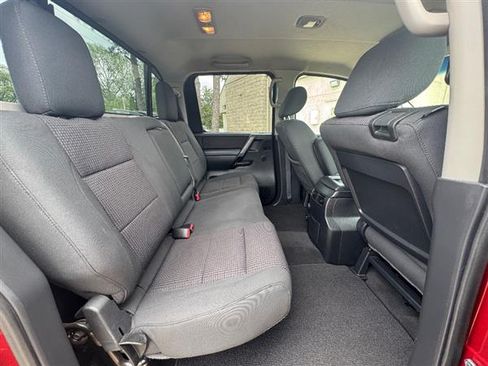 Used 2014 Nissan Titan image 15
