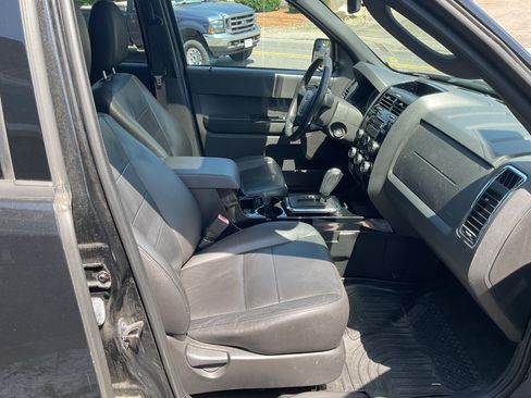 Used 2011 Ford Escape 4WD Limited image 6