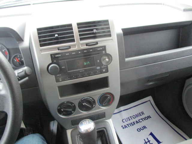 Used 2007 Jeep Compass 2WD Sport image 30