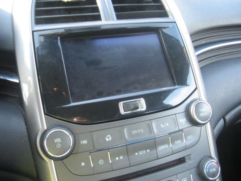 Used 2013 Chevrolet Malibu LT image 11