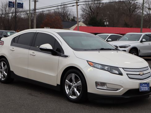 Used 2014 Chevrolet Volt Premium image 11