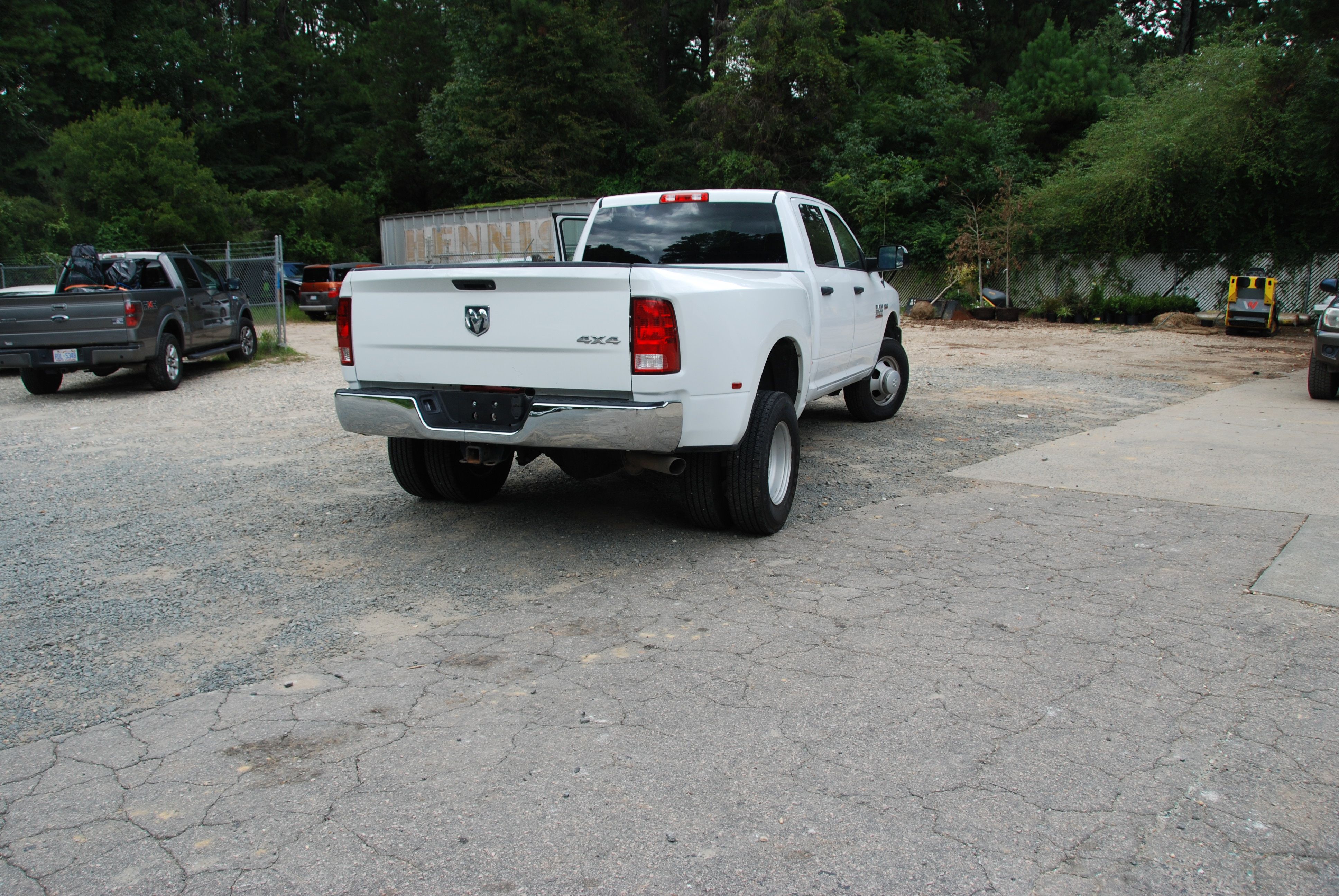 Used 2016 RAM 3500 4x4 Crew Cab ST DRW image 7