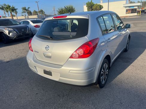 Used 2008 Nissan Versa Hatchback FWD image 9