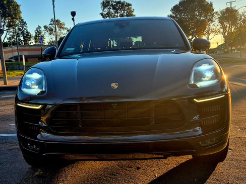 Used 2018 Porsche Macan GTS image 10