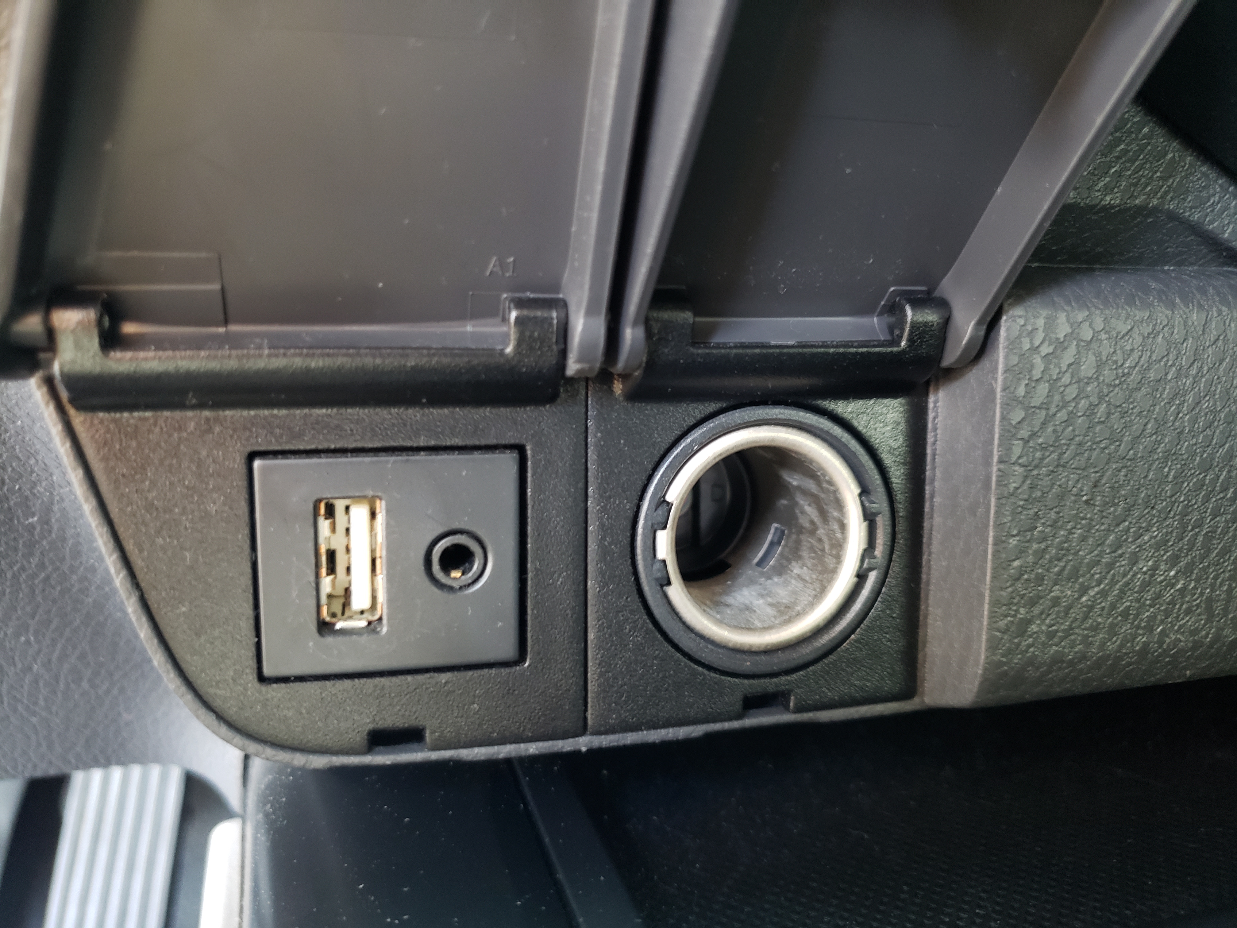 Used 2018 Toyota Camry SE Sedan FWD image 18